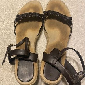 Cabin Creek women’s sandals size 9